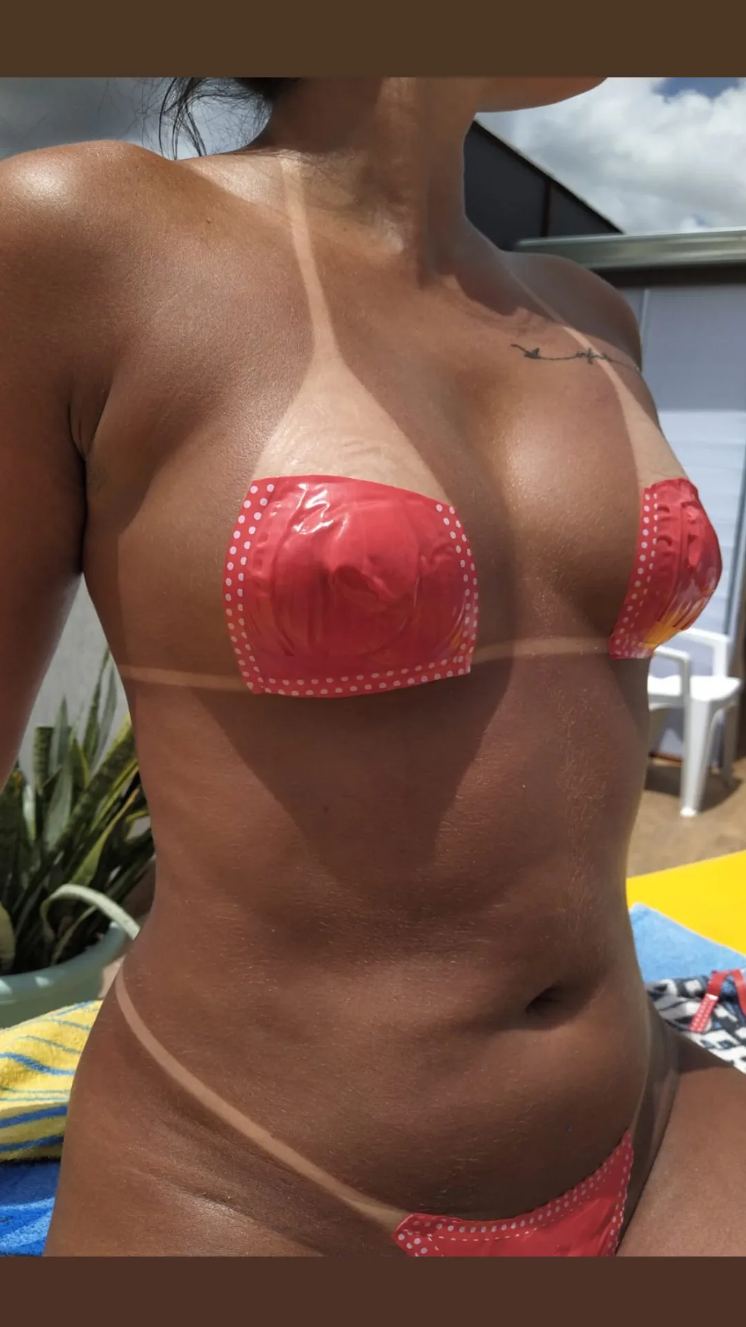 Cliente da Lisboa Bronze após sessão de bronzeamento